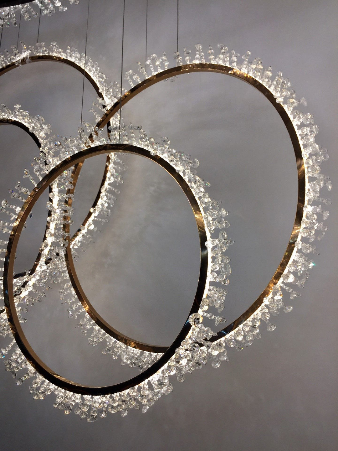 ICY Rings Vertical Custom Pendant light