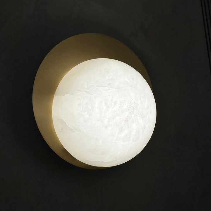 BrassAura 160 Alabaster Wall Lamp