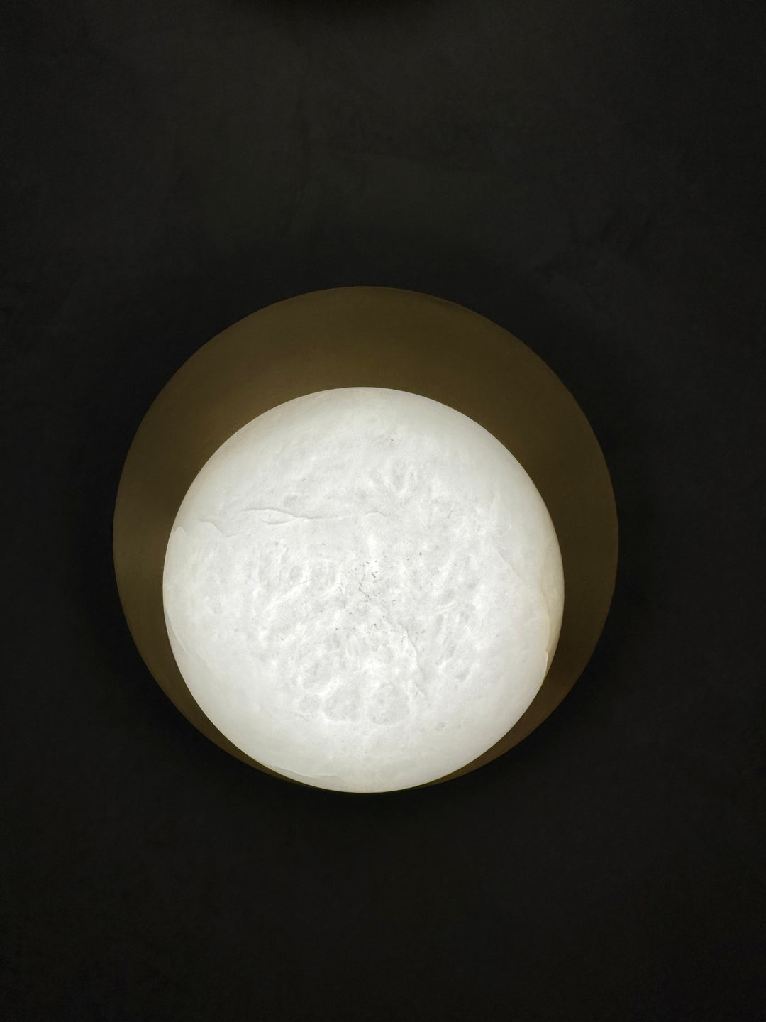 BrassAura 160 Alabaster Wall Lamp