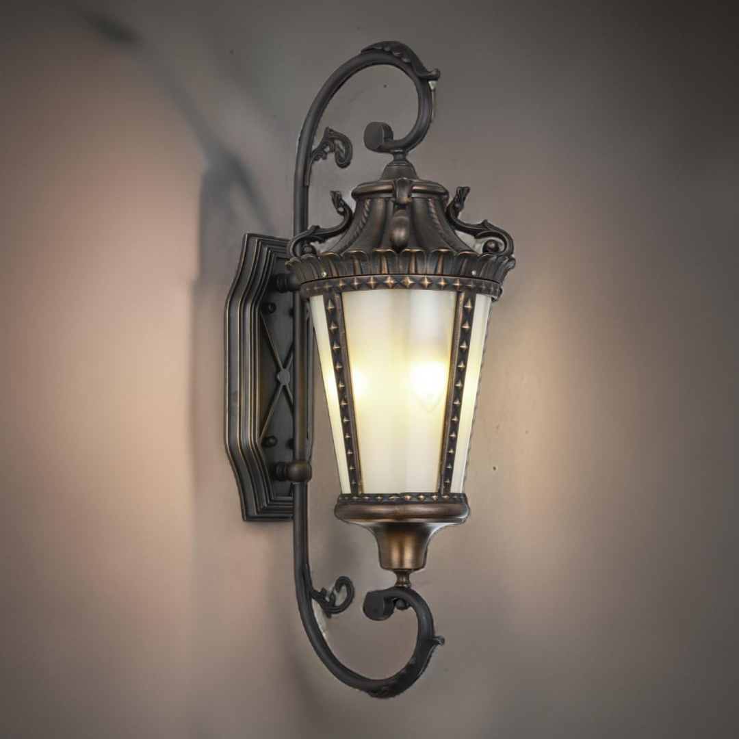 Bordeaux Brass Wall Lamp