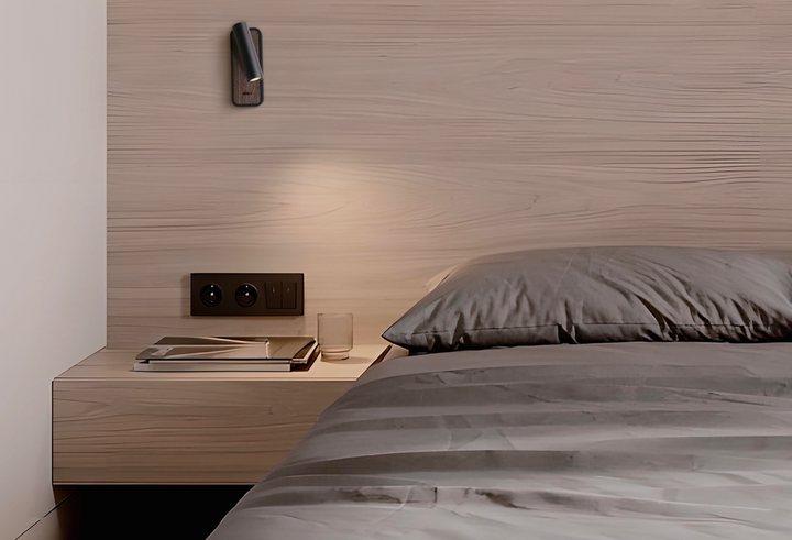 Signature Glow Reading Light