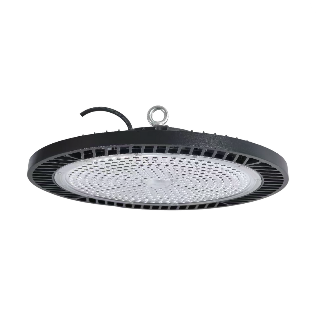 LED highbay light without shade providing wide beam illumination for large indoor areas