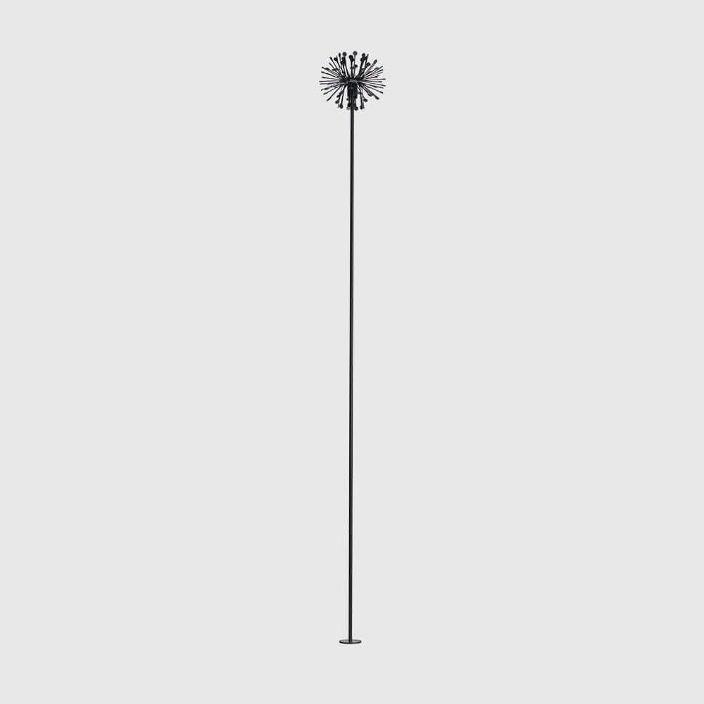 Single dandelion style landscape spike light for decorative outdoor lighting