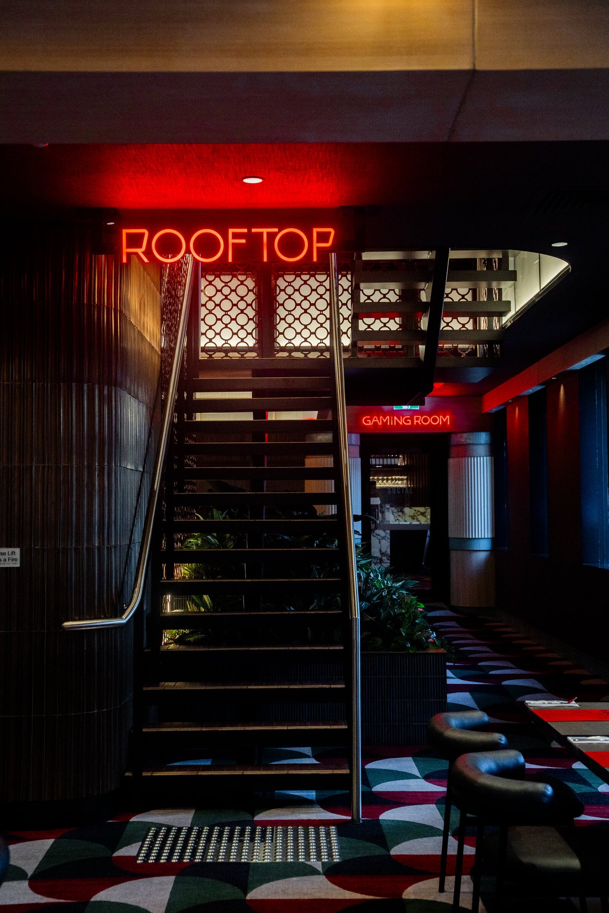 Rooftop illuminated signage