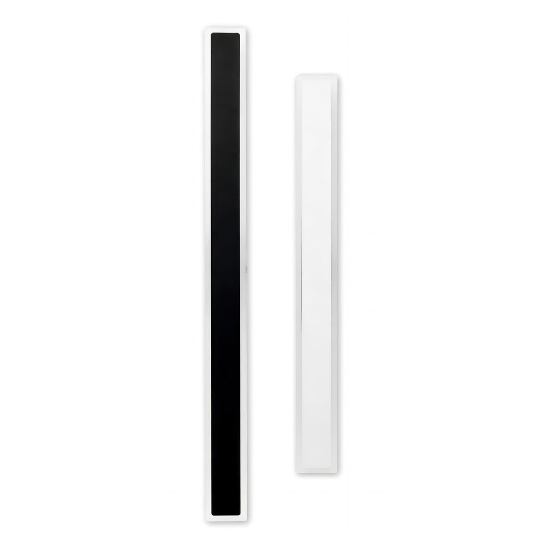 Side-by-side view of the 069 linear exterior wall light in black and white finishes.