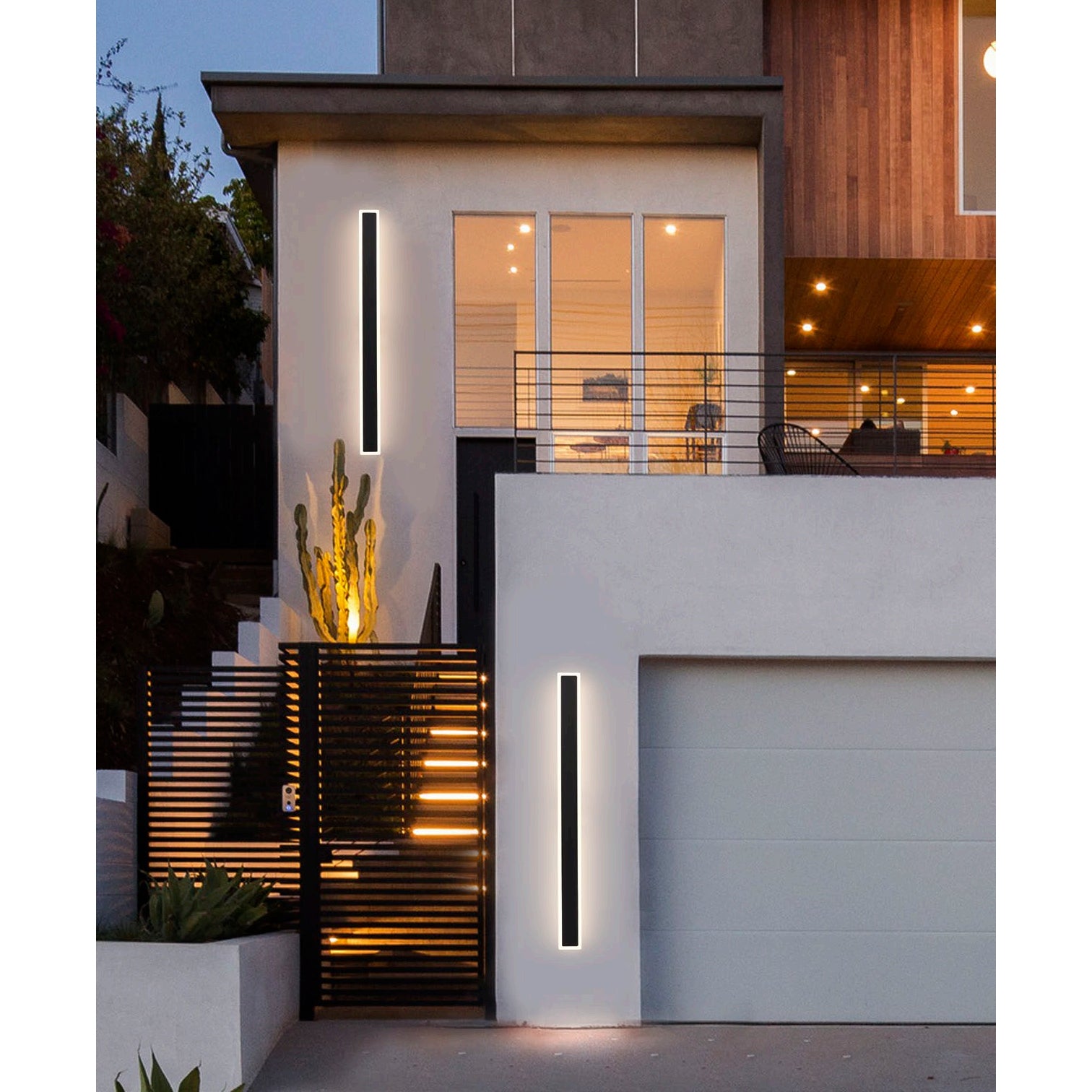 https://lucretiashop.com.au/cdn/shop/products/069-linear-exterior-wall-light-modern-house-night-view.jpg?v=1763551613